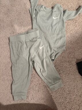 Nike Green Infant Sweatshirt Bodysuit & Joggers Set